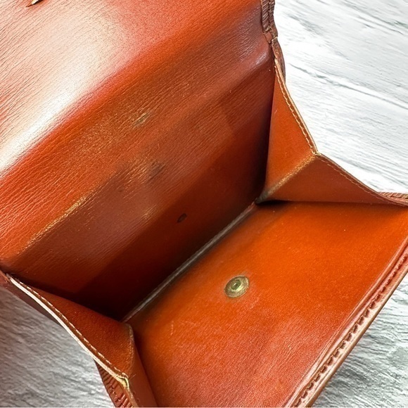 Louis Vuitton Epi Leather Elise Wallet. Brown. - Picture 7 of 15